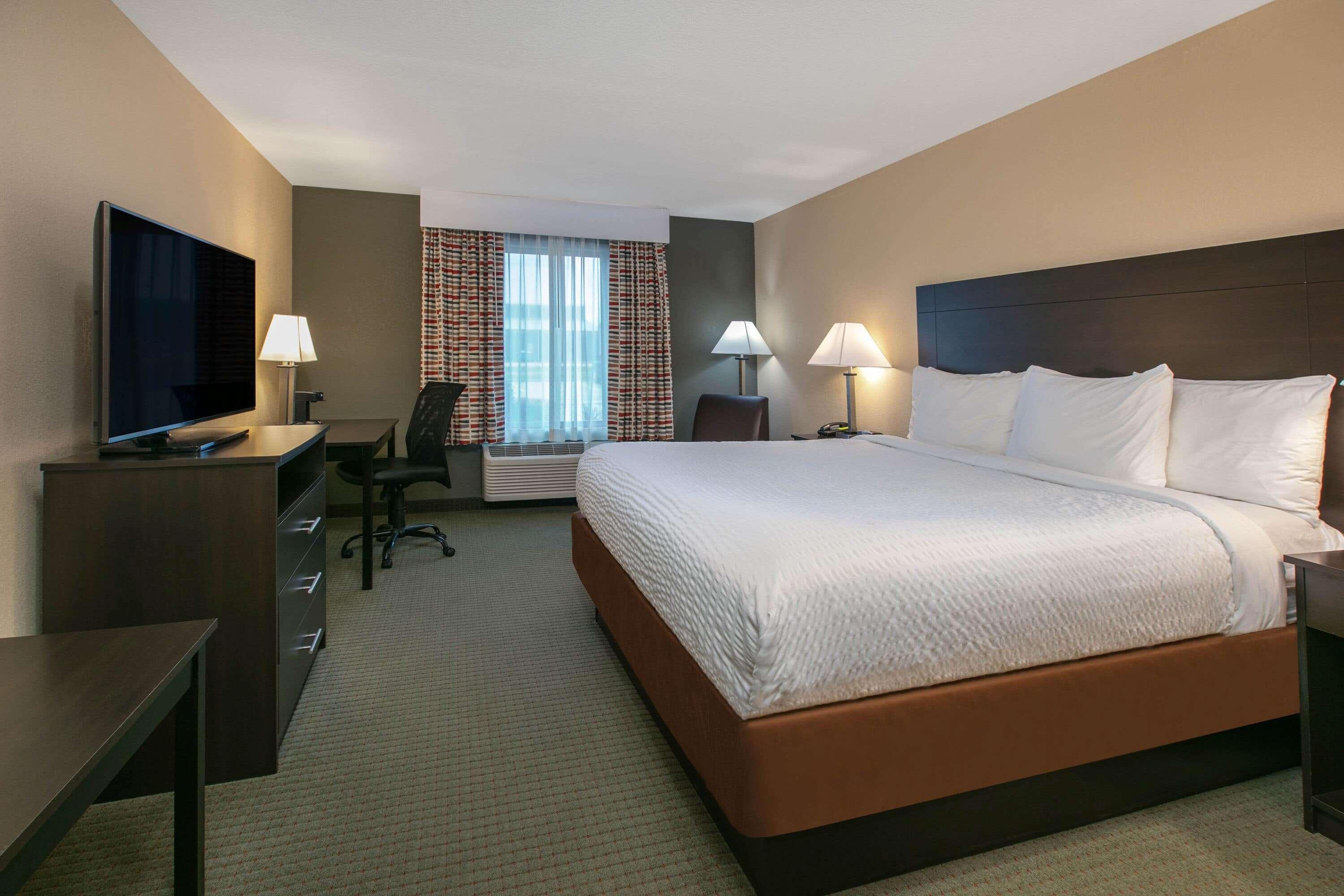 Days Inn & Suites By Wyndham Florence/Jackson Area Екстер'єр фото