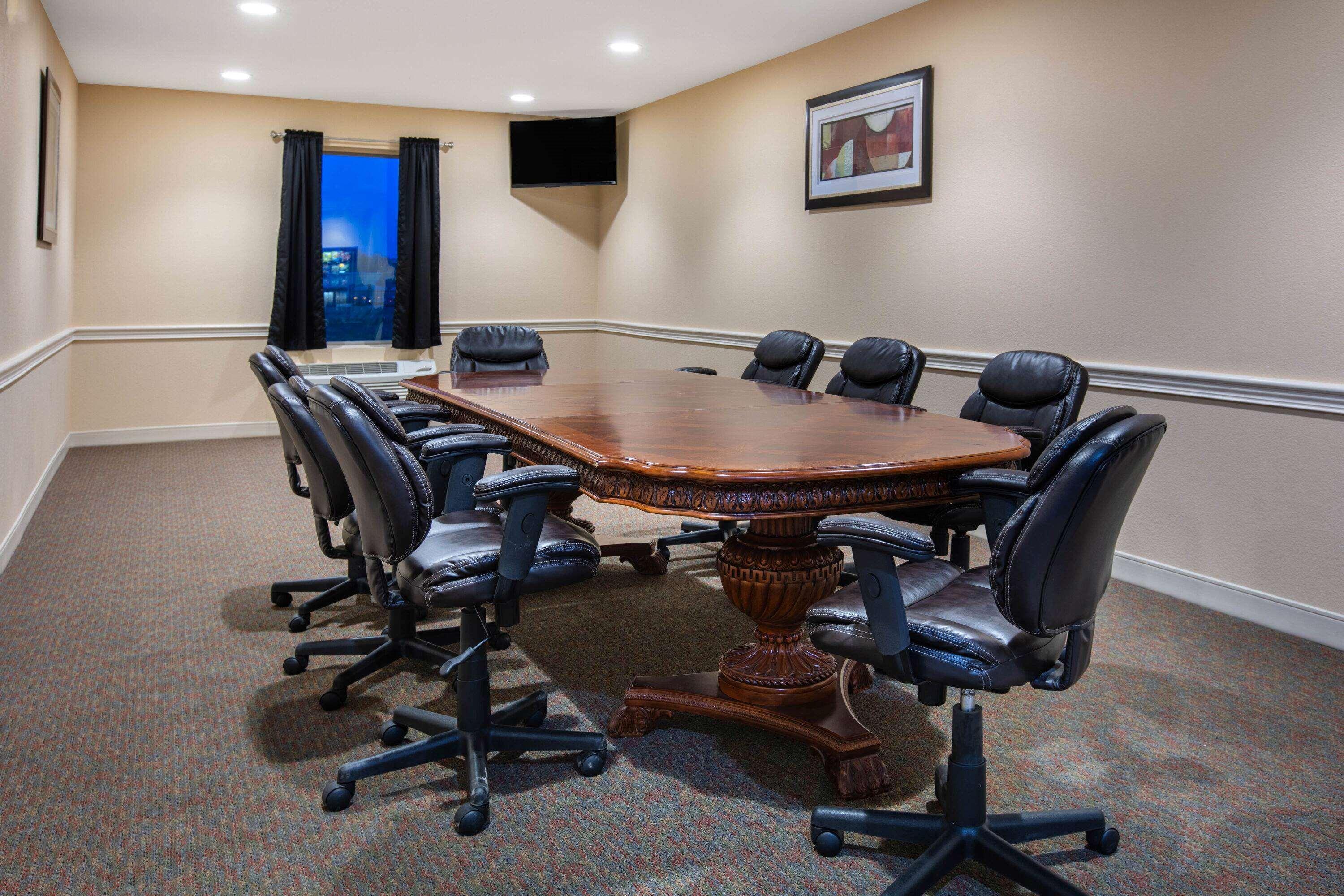 Days Inn & Suites By Wyndham Florence/Jackson Area Екстер'єр фото