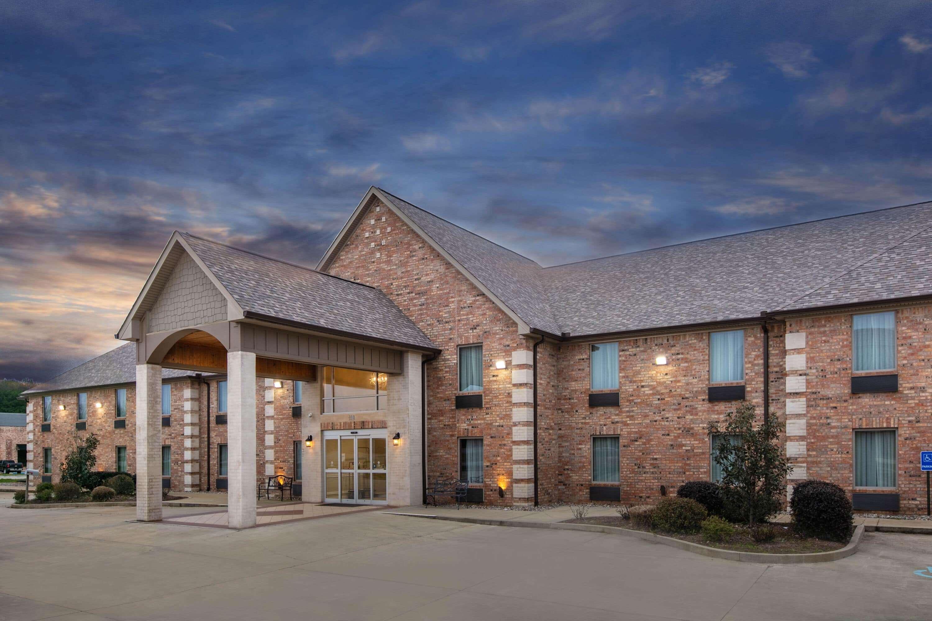 Days Inn & Suites By Wyndham Florence/Jackson Area Екстер'єр фото